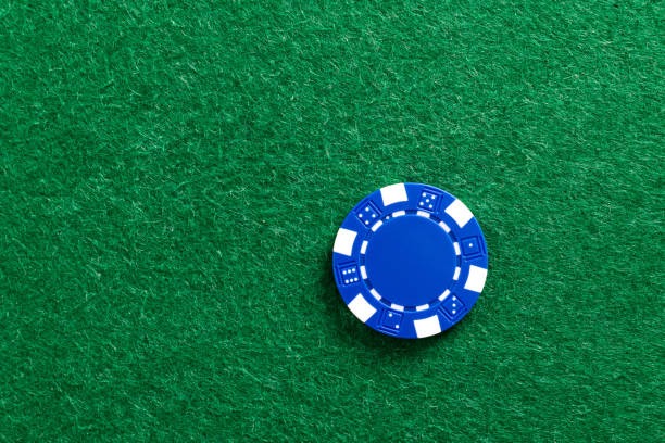 Live Bandar Poker table with professional dealer and player positions